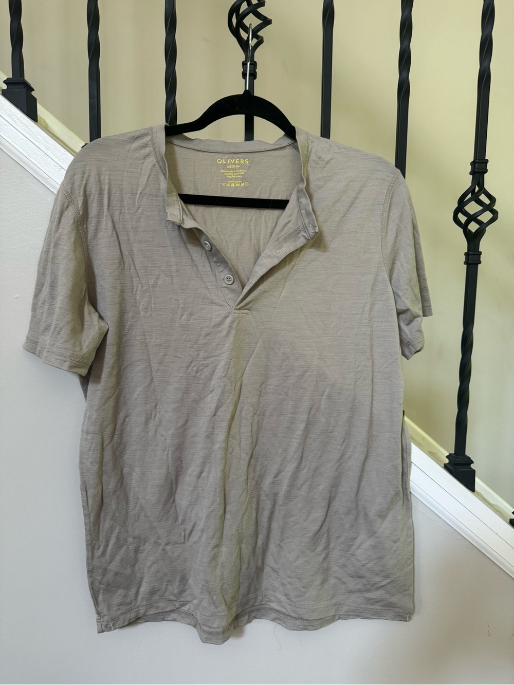 Olivers Men's Short Sleeve Henley in Light Taupe